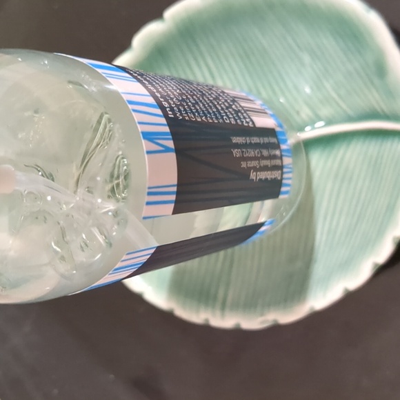 Volume And Texturing Spray - Picture 3 of 3